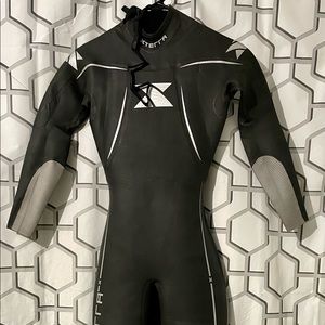 Full x-terra vendetta wetsuit.